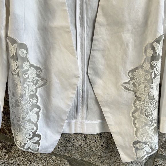 Alice + Olivia Jenice Lace Inset Blazer - Picture 6 of 14